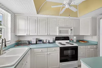 4939 Floramar Terrace #302, New Port Richey, FL 34652 - Photo 8