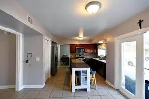 4721 Heath Ave, Tampa, FL 33624 - Photo 14