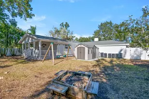 719 Riverside Dr, Tarpon Springs, FL 34689 - Photo 42