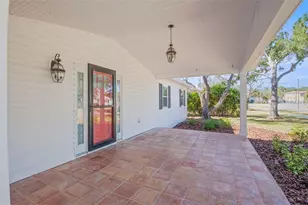 719 Riverside Dr, Tarpon Springs, FL 34689 - Photo 18