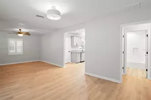 719 Riverside Dr, Tarpon Springs, FL 34689 - Photo 34