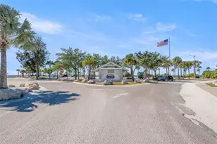 719 Riverside Dr, Tarpon Springs, FL 34689 - Photo 54