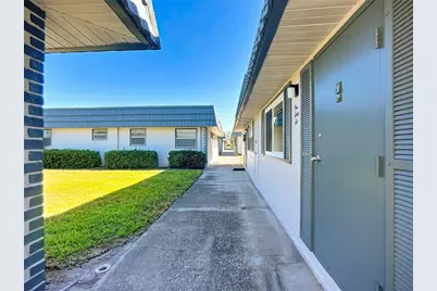 1811 Bedford Lane #166, Sun City Center, FL 33573 - Photo 2