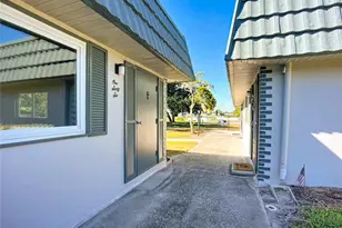 1811 Bedford Ln, Sun City Center, FL 33573 - Photo 2