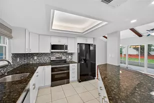 302 Leafwood Rd, Tarpon Springs, FL 34689 - Photo 2