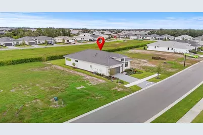 18119 Cresswind Terrace, Lakewood Ranch, FL 34211 - Photo 22