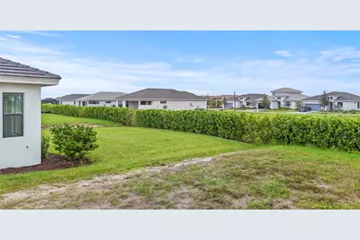 18119 Cresswind Terrace, Lakewood Ranch, FL 34211 - Photo 10