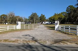 15217 Bailey Hill Rd, Brooksville, FL 34614 - Photo 2