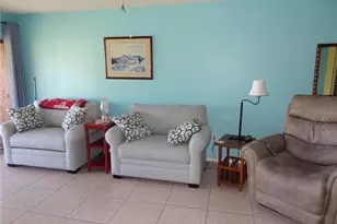11135 Carriage Hill Dr, Port Richey, FL 34668 - Photo 12