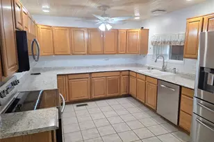 8071 Highpoint Blvd, Brooksville, FL 34613 - Photo 4