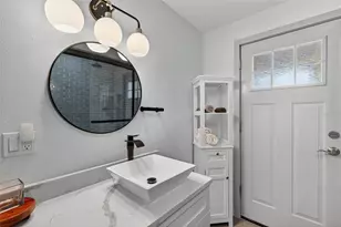 312 E Orange St, Tarpon Springs, FL 34689 - Photo 46