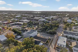 312 E Orange St, Tarpon Springs, FL 34689 - Photo 76