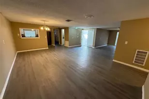 6104 Seabreeze Dr, Port Richey, FL 34668 - Photo 4