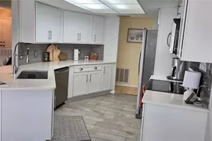 1353 Finland Dr, Spring Hill, FL 34609 - Photo 4