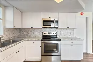 7130 Fox Hollow Dr, Port Richey, FL 34668 - Photo 8