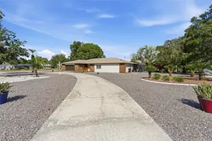 8123 River Country Dr, Weeki Wachee, FL 34607 - Photo 14