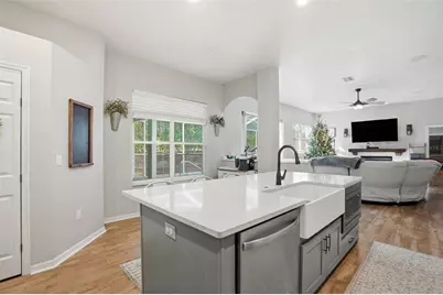 12131 Buckingham Way, Spring Hill, FL 34609 - Photo 10