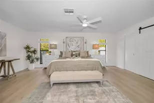 10639 Lakeview Dr, New Port Richey, FL 34654 - Photo 8