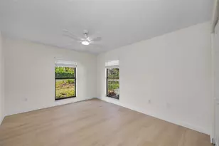 10639 Lakeview Dr, New Port Richey, FL 34654 - Photo 16