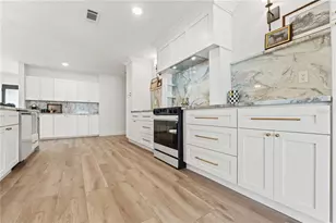 5404 Glover Dr, Spring Hill, FL 34607 - Photo 10