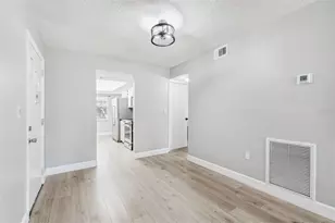 7560 92nd St, Seminole, FL 33777 - Photo 10