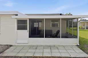 2721 Flint Isle Pl, Holiday, FL 34691 - Photo 32