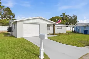 2721 Flint Isle Pl, Holiday, FL 34691 - Photo 2