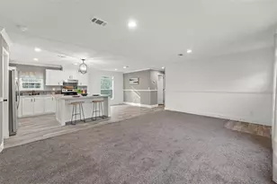 14235 Hurricane Dr, Weeki Wachee, FL 34614 - Photo 12