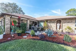 7099 Pond View Ct, Spring Hill, FL 34606 - Photo 4