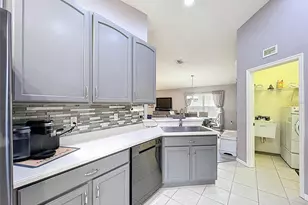 189 Center Oak Cir, Spring Hill, FL 34609 - Photo 16