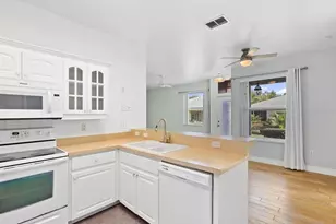 11723 Foxworth Ln, New Port Richey, FL 34654 - Photo 8