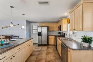 5820 Melaleuca Dr, Holiday, FL 34690 - Photo 10