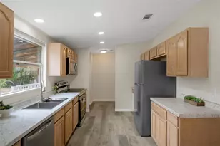 18008 Greensboro St, Spring Hill, FL 34610 - Photo 22