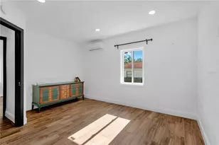 4400 44th Ave N, Saint Petersburg, FL 33714 - Photo 12