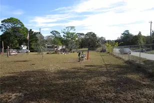 17609 Bathurst Ave, Spring Hill, FL 34610 - Photo 52