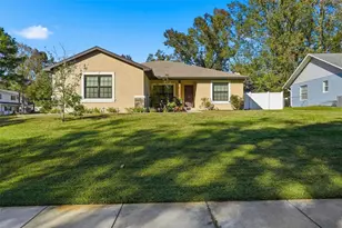 840 Laurelridge Ct, Brooksville, FL 34601 - Photo 2