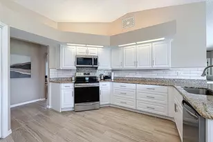 9428 Apple Dumpling Ct, Weeki Wachee, FL 34613 - Photo 10