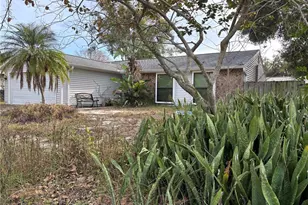 1023 Mineola Cir, Palm Harbor, FL 34683 - Photo 2