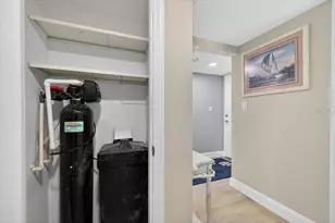 4678 Marine Pkwy, New Port Richey, FL 34652 - Photo 30