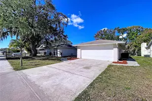 7201 Maplehurst Dr, Port Richey, FL 34668 - Photo 10