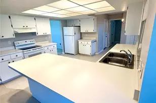 657 Fort Duquesna Dr, Sun City Center, FL 33573 - Photo 8