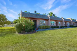 11203 Pembridge Ct, Port Richey, FL 34668 - Photo 2