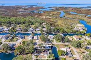 5261 Circle Dr, Weeki Wachee, FL 34607 - Photo 2
