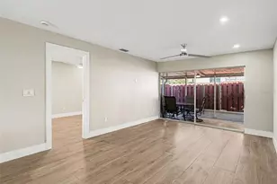 2779 Woodgate Ln, Sarasota, FL 34231 - Photo 14