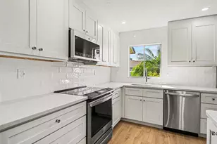 2779 Woodgate Ln, Sarasota, FL 34231 - Photo 10