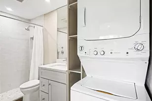 2779 Woodgate Ln, Sarasota, FL 34231 - Photo 16