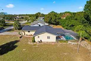 7410 Dundee Ct, Weeki Wachee, FL 34613 - Photo 6