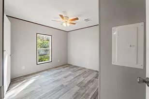 9430 Mango St, New Port Richey, FL 34654 - Photo 8