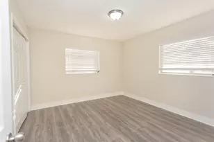 4673 Orlando Cir, Bradenton, FL 34207 - Photo 18