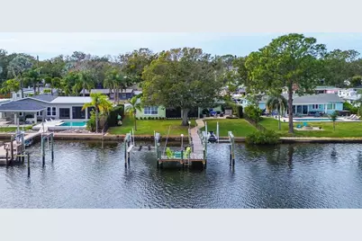 718 Bayshore Drive, Tarpon Springs, FL 34689 - Photo 4